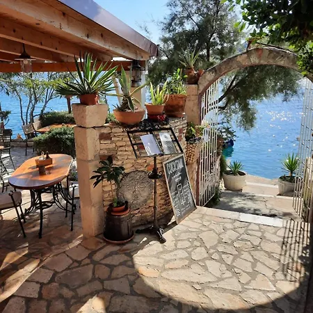 Holiday home Elena Mit Pool, Nur 60 Meter Zum