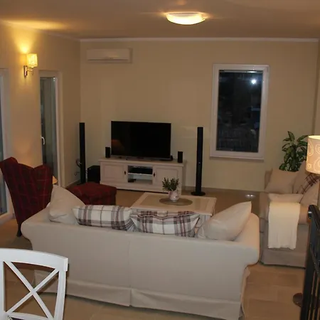 Elena Mit Pool, Nur 60 Meter Zum Holiday home *